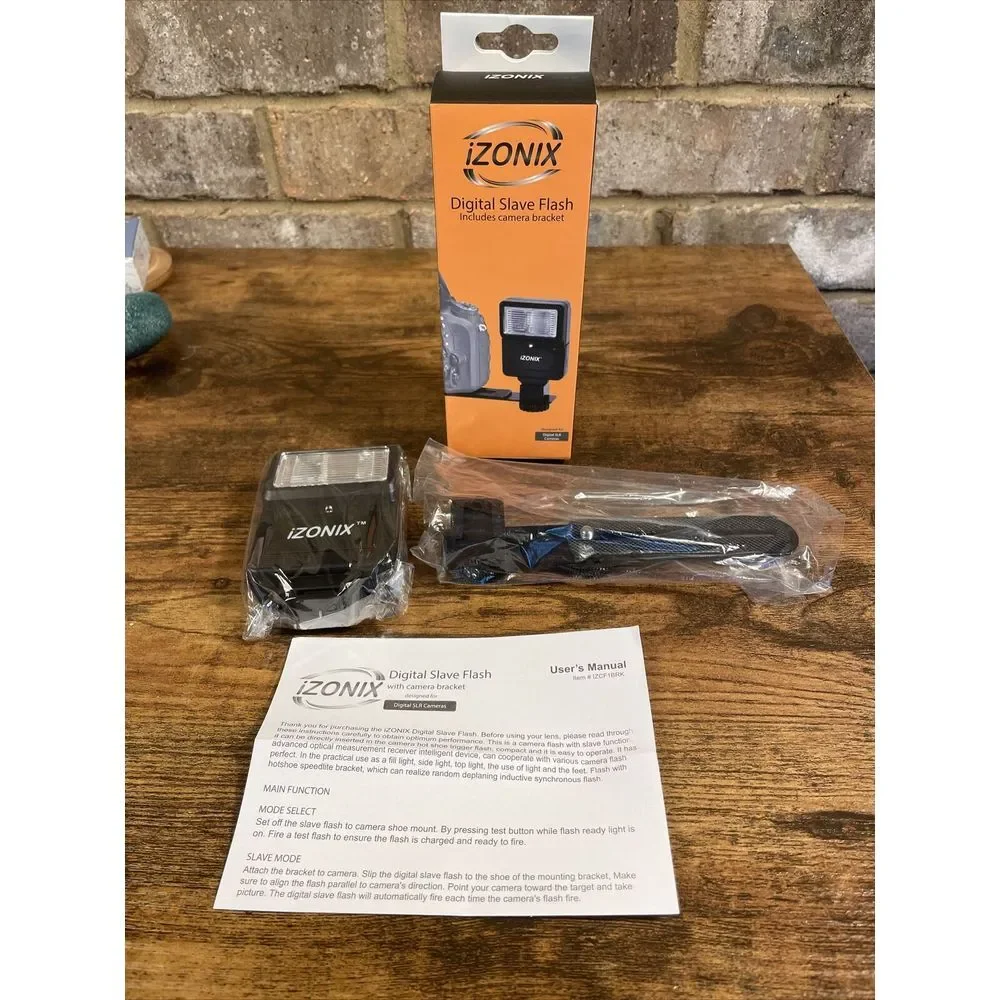 IZONIX Digital Slave Flash (for Digital SLR Cameras)